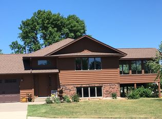 319 Golf View Dr, Albany, MN 56307
