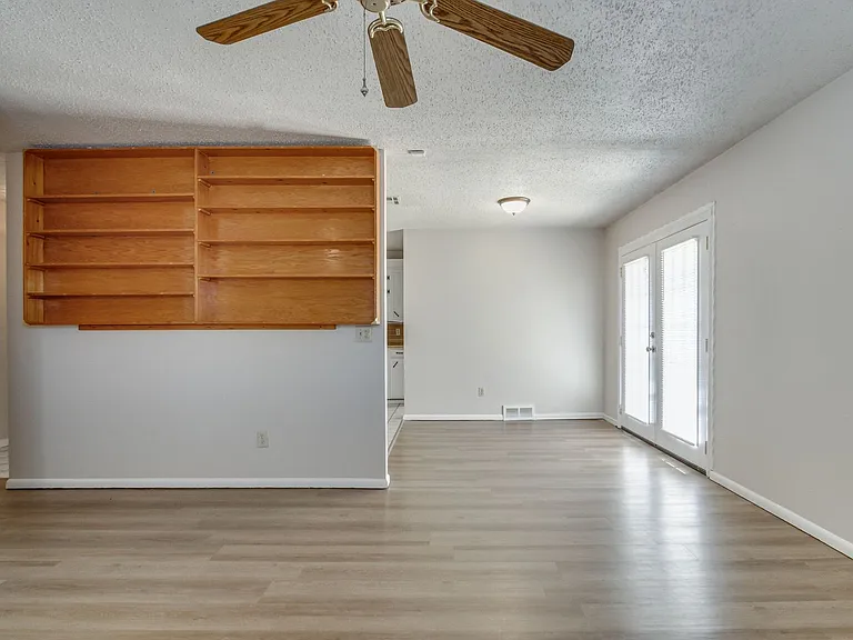 1805 Melody Dr — Photo 9