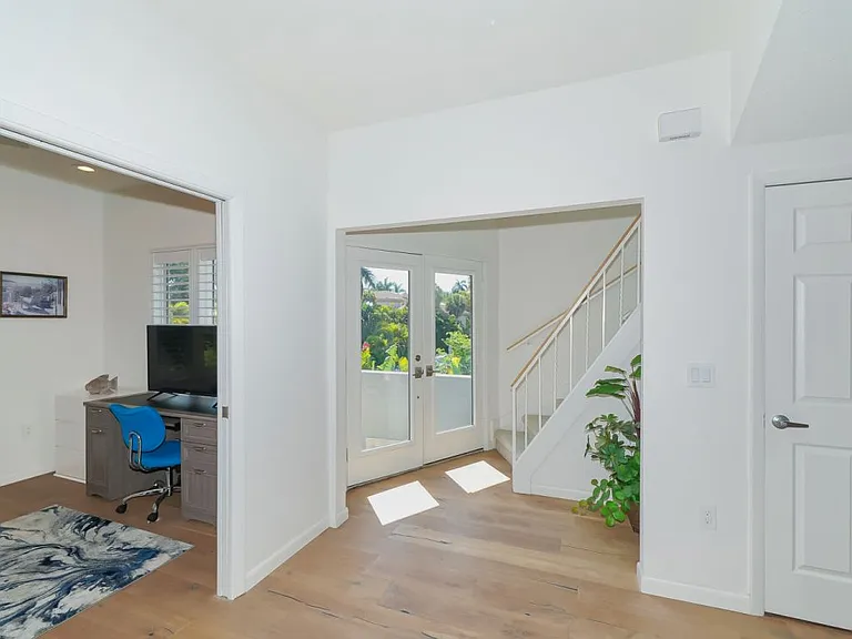 228 Van Buren Dr — Photo 15