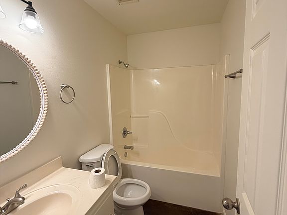 3rd image of 1021 Spangle St