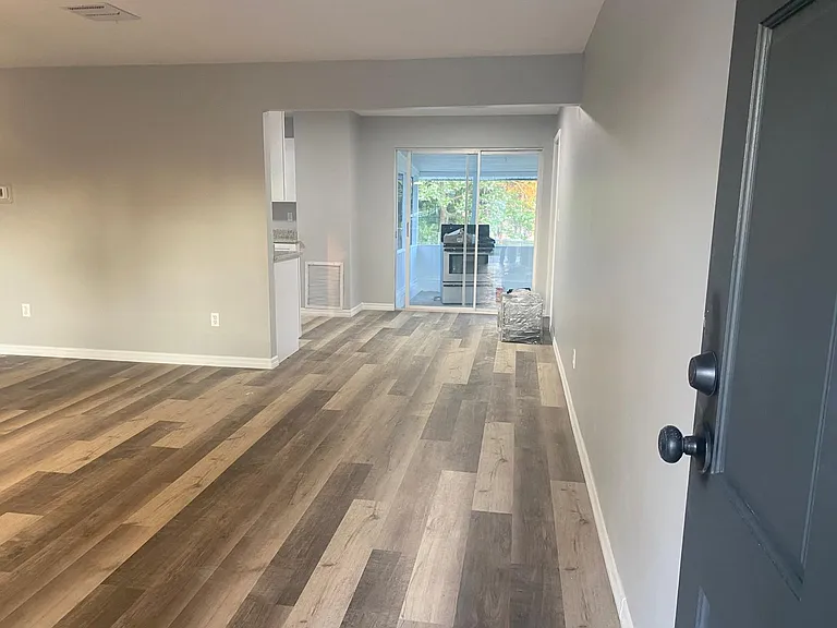 473 Lake Rd — Photo 9