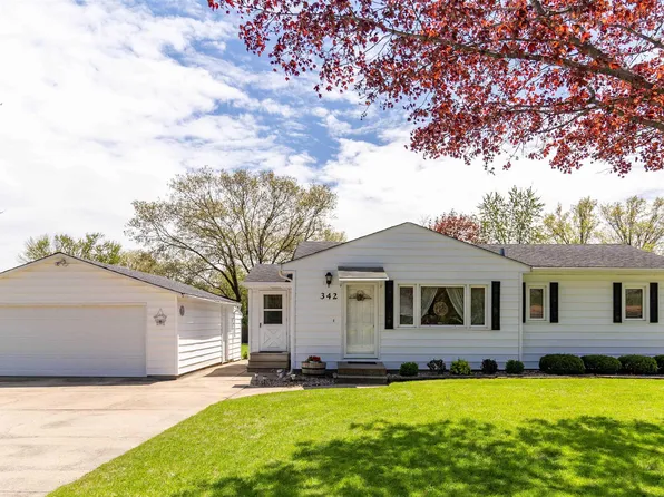 342 Crestridge Dr, Waterloo, IA 50702