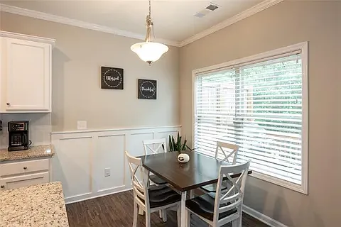 819 Ash St — Photo 32