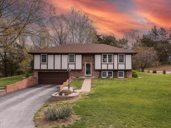 1739 Cedar Ln, Holts Summit, MO 65043
