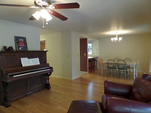 2nd image of 2261 Granite Dr