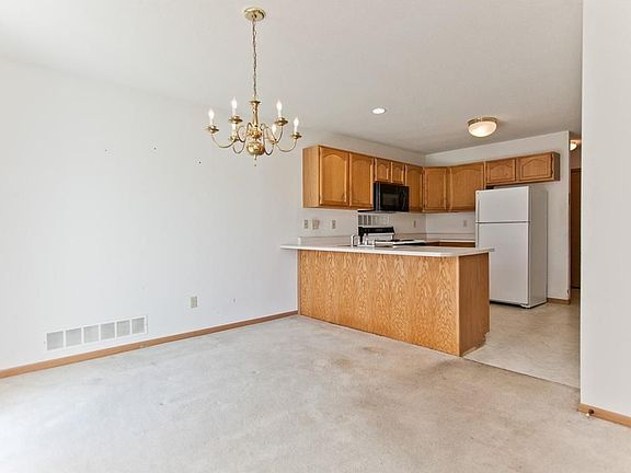 5th image of 953 74th St NE Unit 5