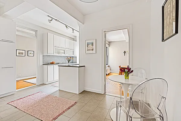 Sold by Compass | media 6