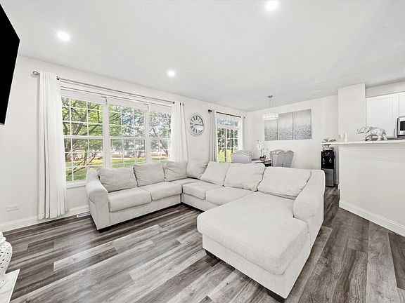 4th image of 222 S Oak Creek Ln #222