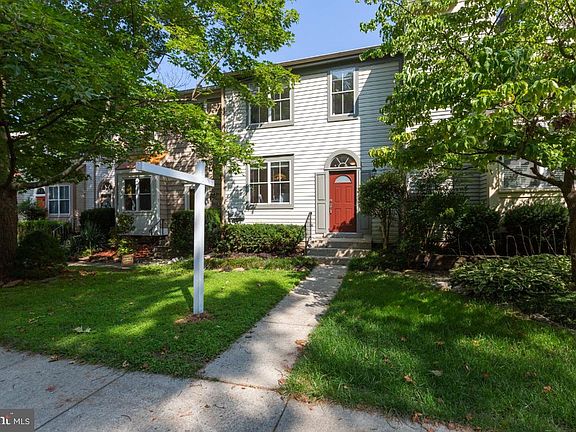 2nd image of 20008 Lake Park Dr #115