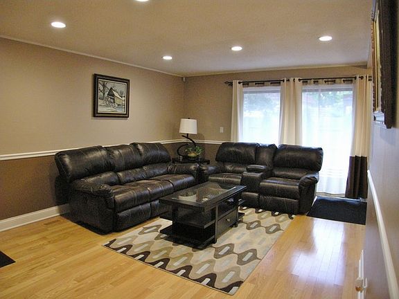 2nd image of 5701 Tiburon Ct