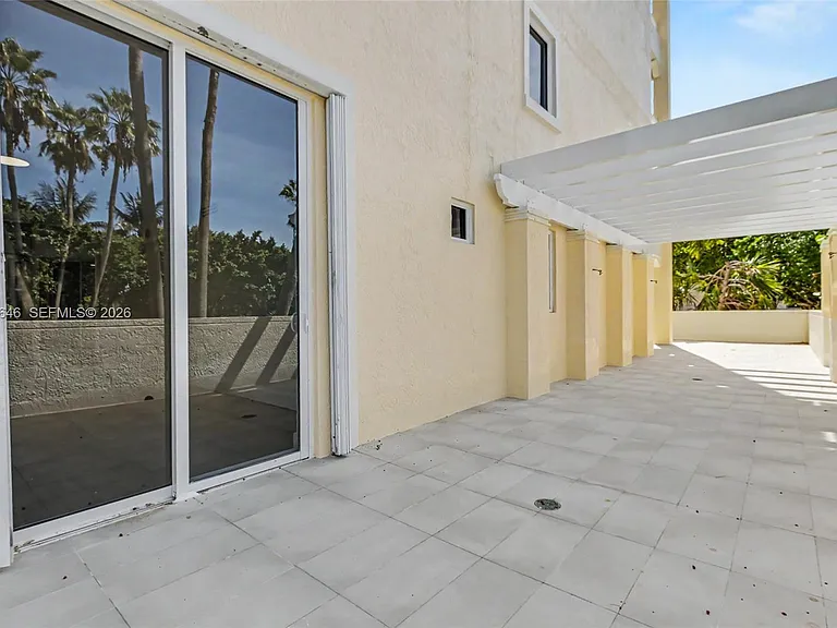 731 Crandon Blvd #208 — Photo 59