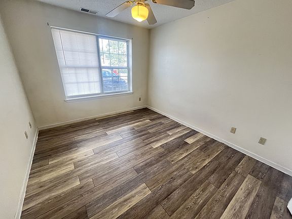 3rd image of 109 Commercial St #114