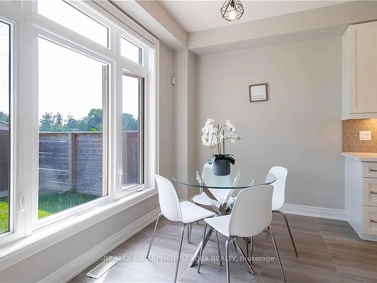 19 Secinaro Ave — Photo 13