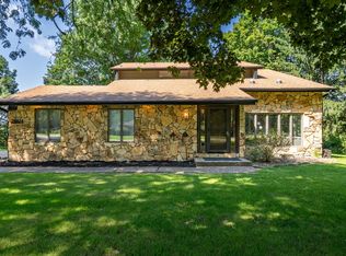 28024 230th St, Le Claire, IA 52753