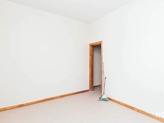 5th image of 206 Scholes St #101