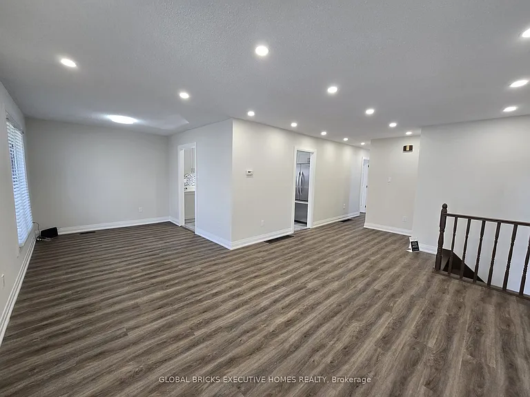 3285 Lansdown Dr #MAIN — Photo 4
