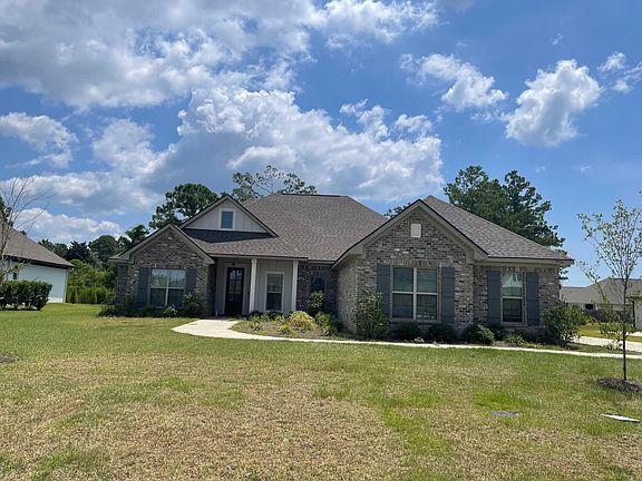 Front View! 4 Bedroom 3.5 Bathroom