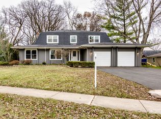 25W741 Red Maple Ln, Wheaton, IL 60189