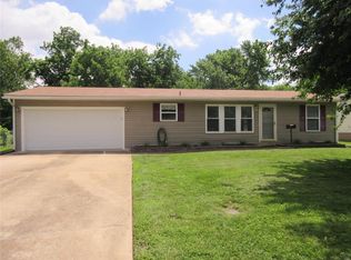 3906 Fairway Ct, Saint Ann, MO 63074