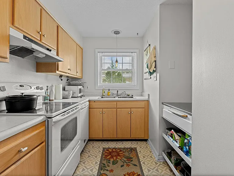 506 N Greensboro St #45 — Photo 6