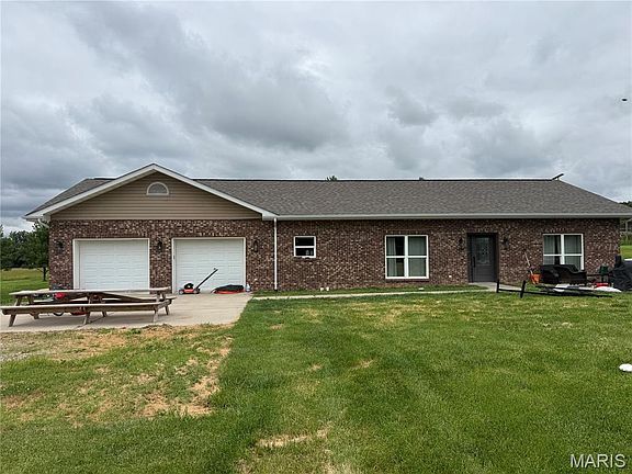 3rd image of 74 Block Ln