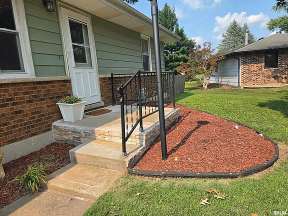 2nd image of 2835 W Bluff Ct
