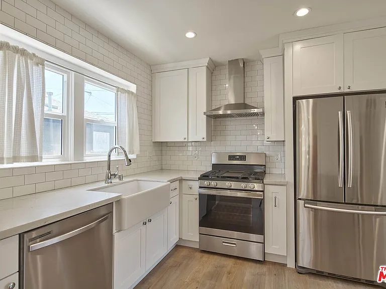 2904 W 81st St — Photo 13