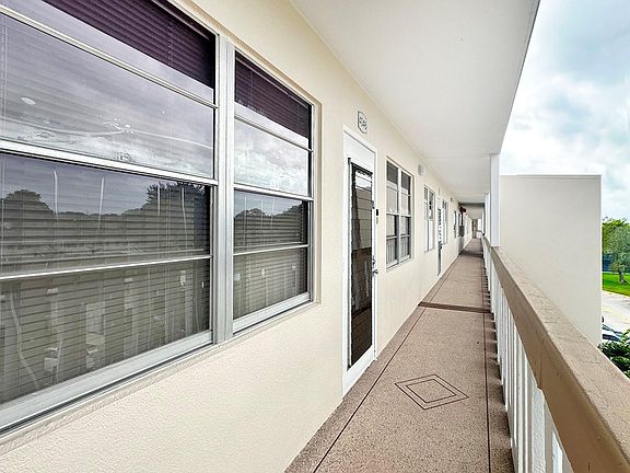 2nd image of 4046 Ventnor O #4046