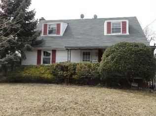 481 Emory Rd, Mineola, NY 11501