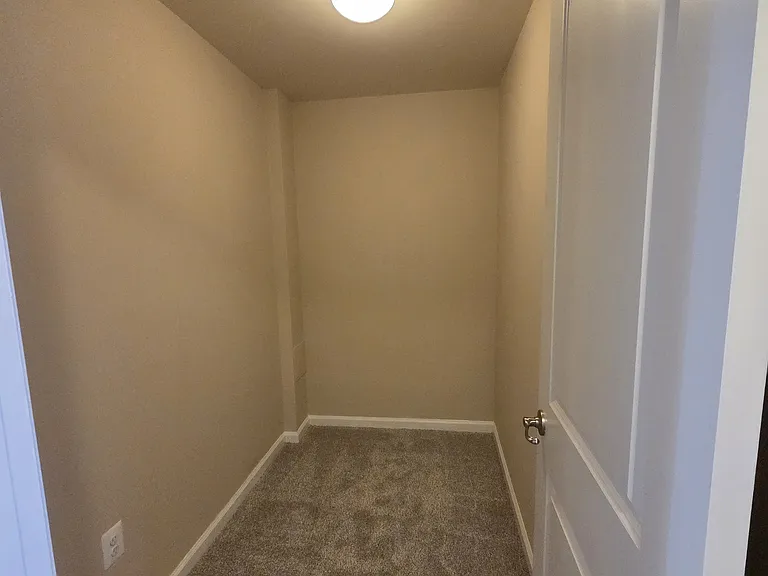 5435 Doubleday Ln — Photo 8
