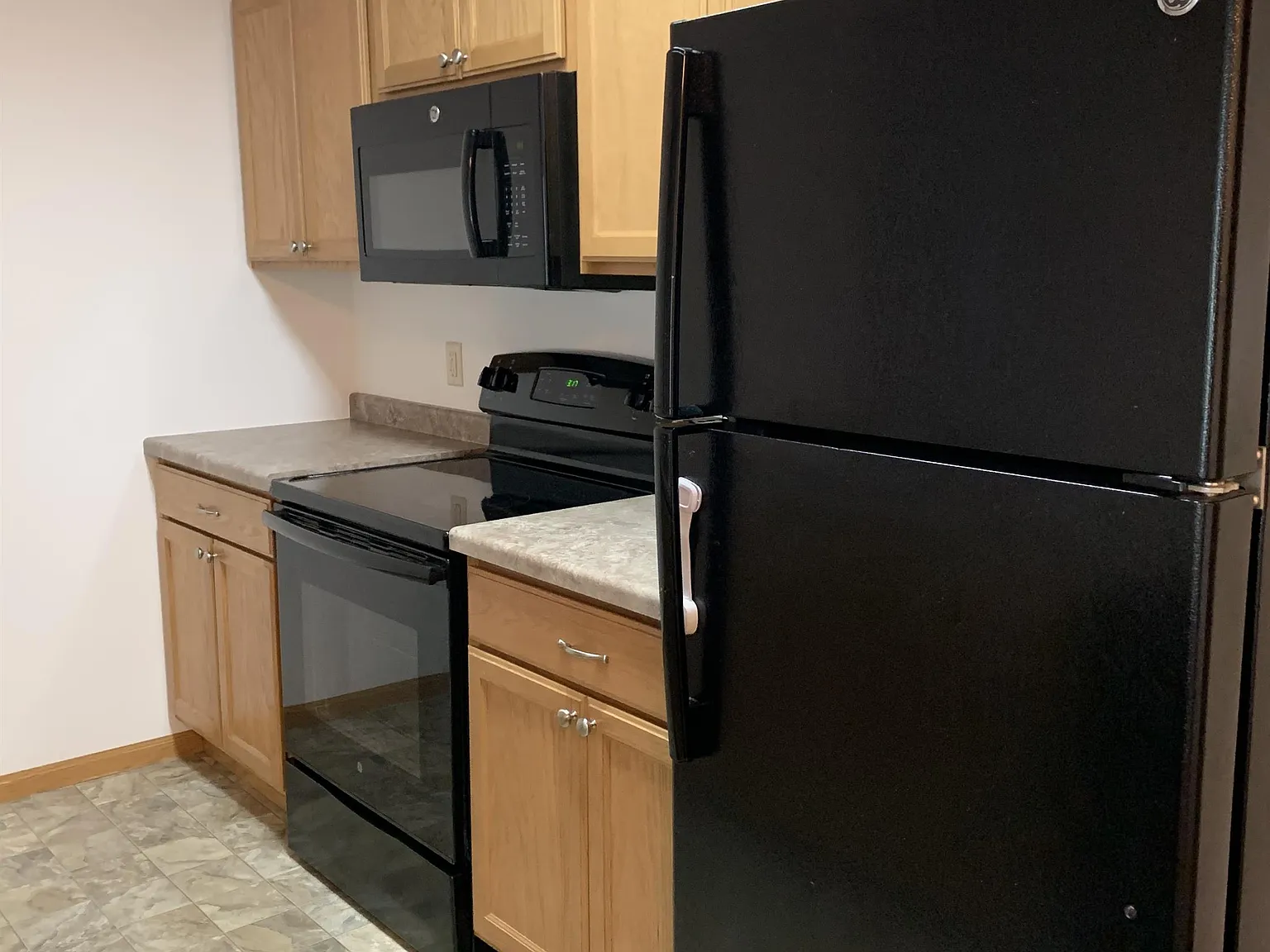 Cardinal Apartments - 110 — Photo 2