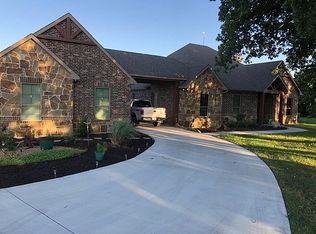 7420 Dawn Ave, Pilot Point, TX 76258