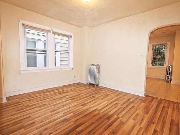 4th image of 6509 Germantown Ave Floor 2