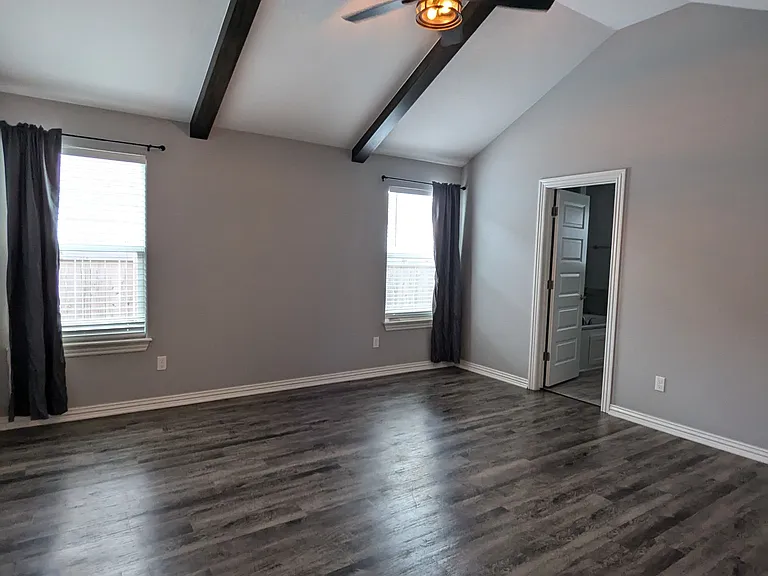 3713 Linwood St — Photo 7