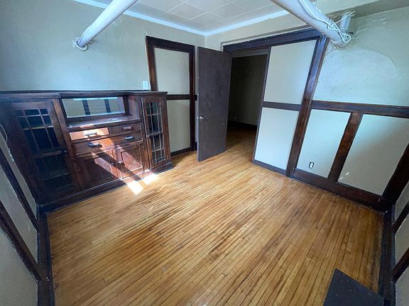 3rd image of 517 Asbury St #1