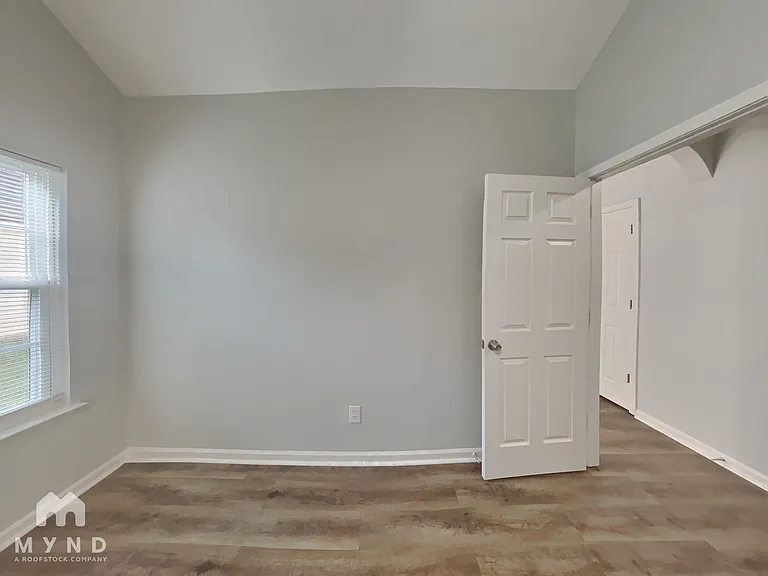 1920 Nigel Ct — Photo 10