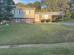 2041 Twin Pines Dr, Kernersville, NC 27284
