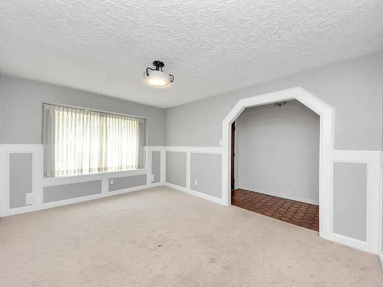 7510 Renmark Ln — Photo 35