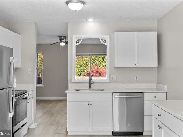 229 Sherando Cir, Stephens City, VA 22655