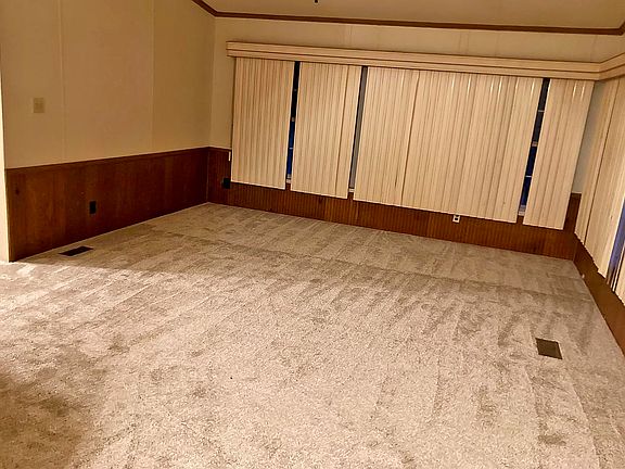 3rd image of 71 Silver Cir #71
