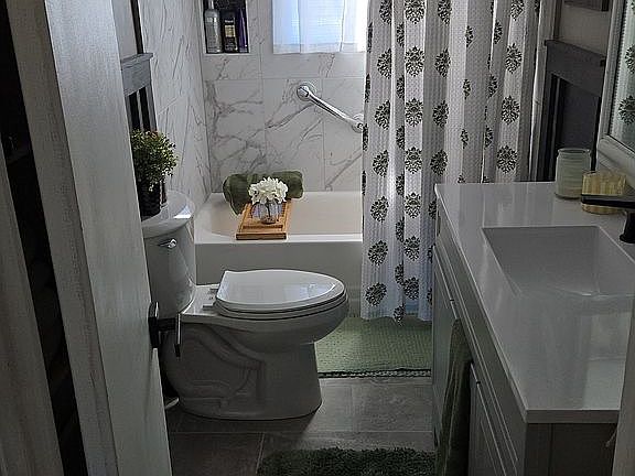 2nd image of 3500 Flatwoods Rd