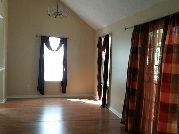 4th image of 627 N Fairfield Dr