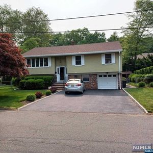 96 Pine St, Closter, NJ, 07624