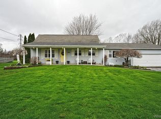 5986 Mayflower Rd, Niagara Falls, NY 14305