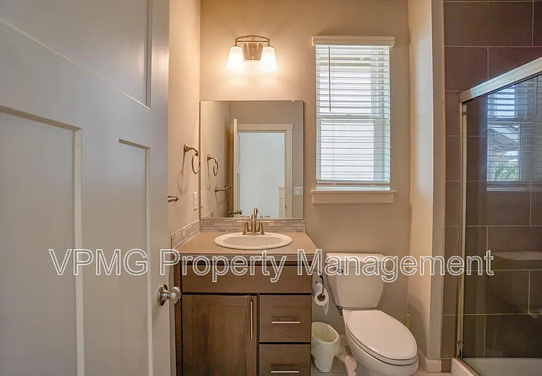 6301 N 89th Ave — Photo 7
