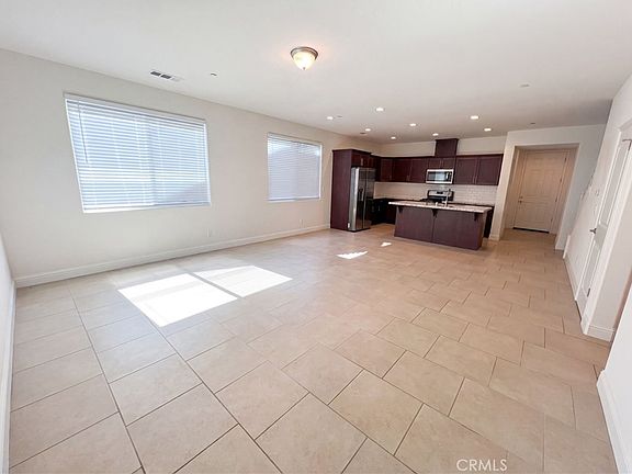 3rd image of 3852 Morris Ave