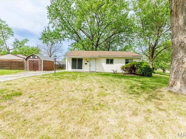 2435 6th Ln, Florissant, MO 63031