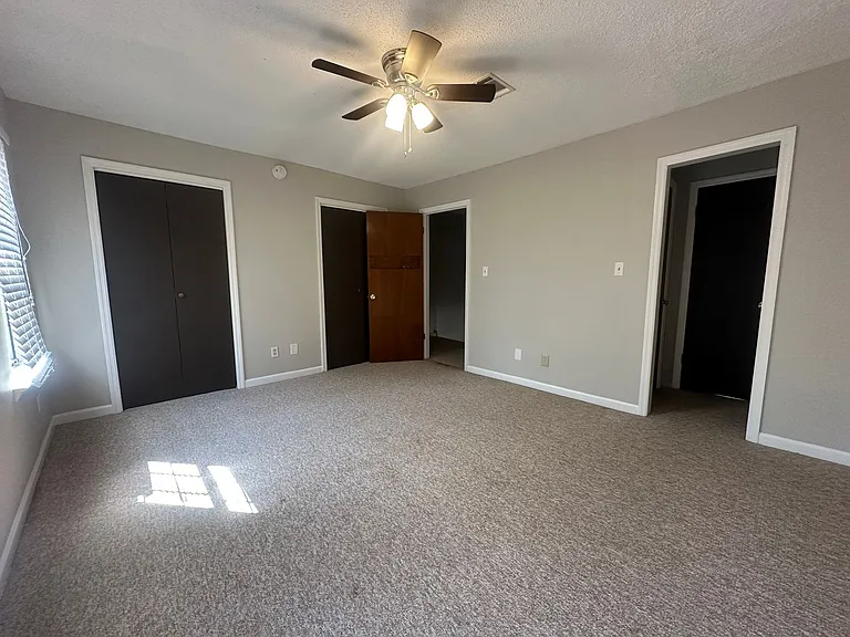 2448 Riverlook Dr — Photo 7