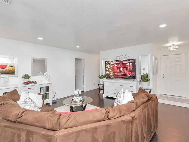 7327 Enchanted Creek Dr — Photo 8