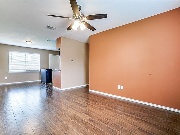 5th image of 913 Lister Dr